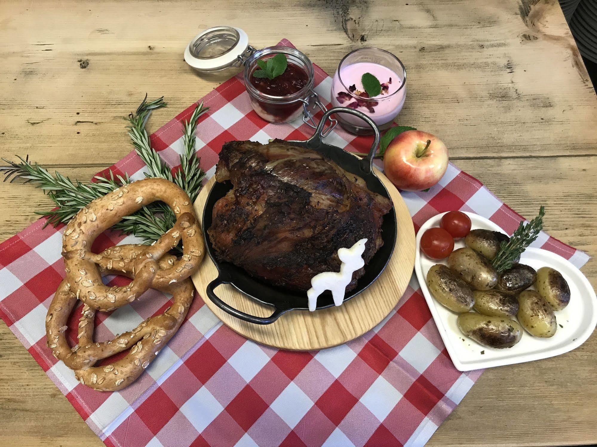 טאנהיים Hotel "Zum Ritter" מראה חיצוני תמונה