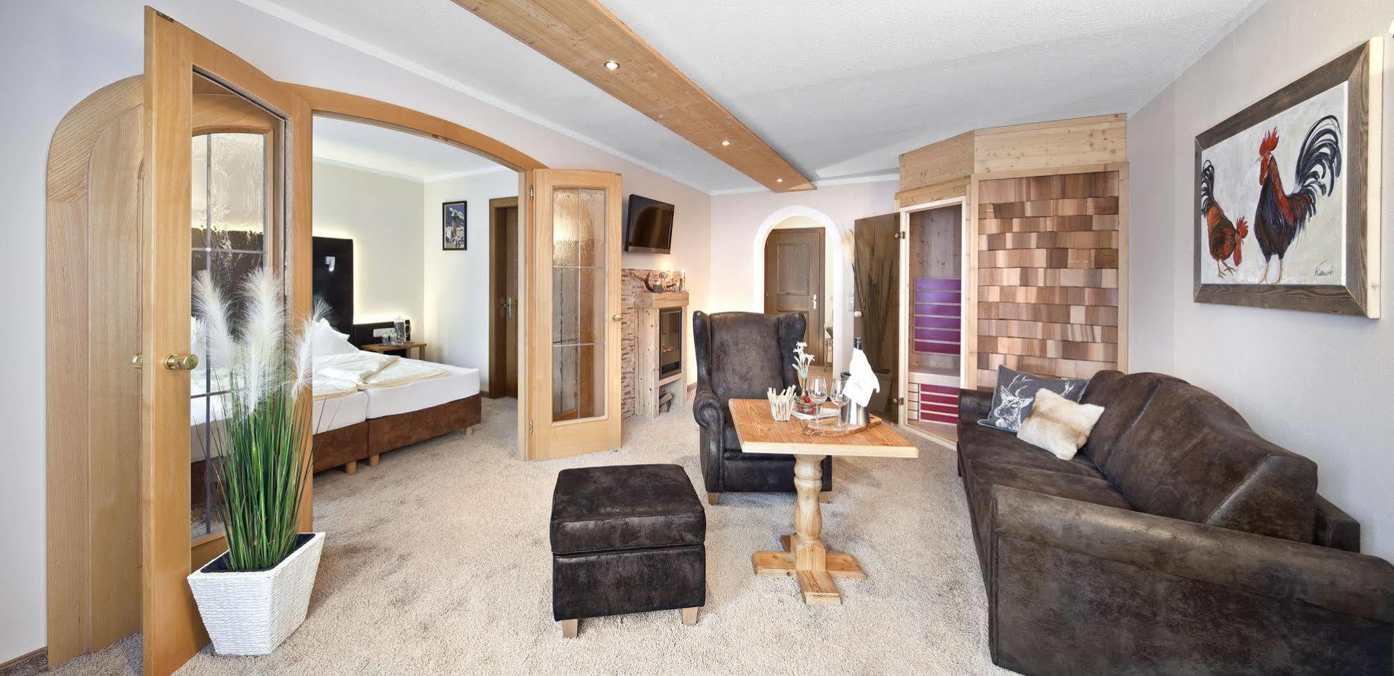 טאנהיים Hotel "Zum Ritter" מראה חיצוני תמונה